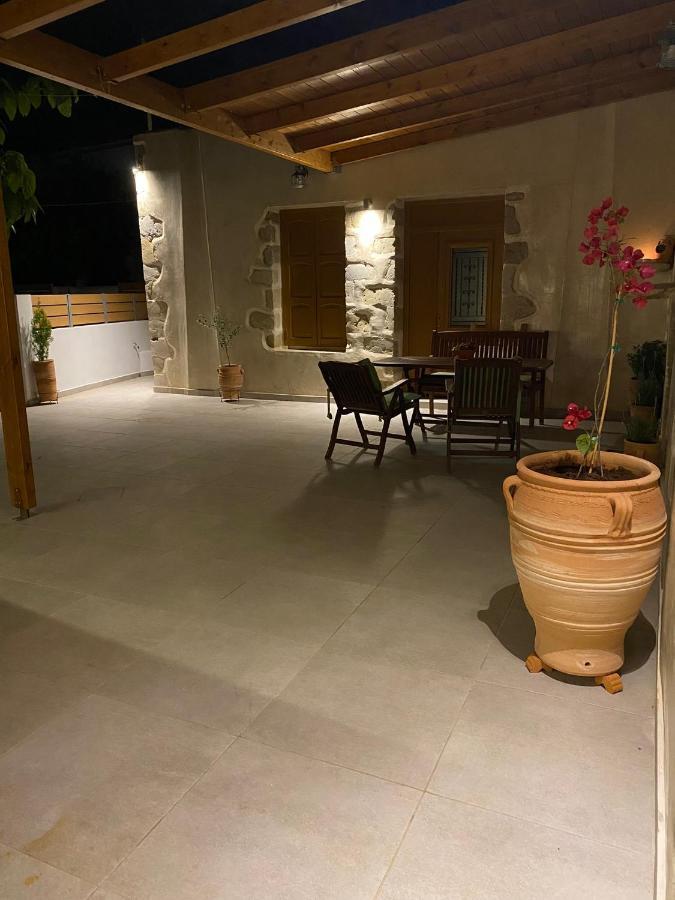 Avli House Vori Villa Luaran gambar