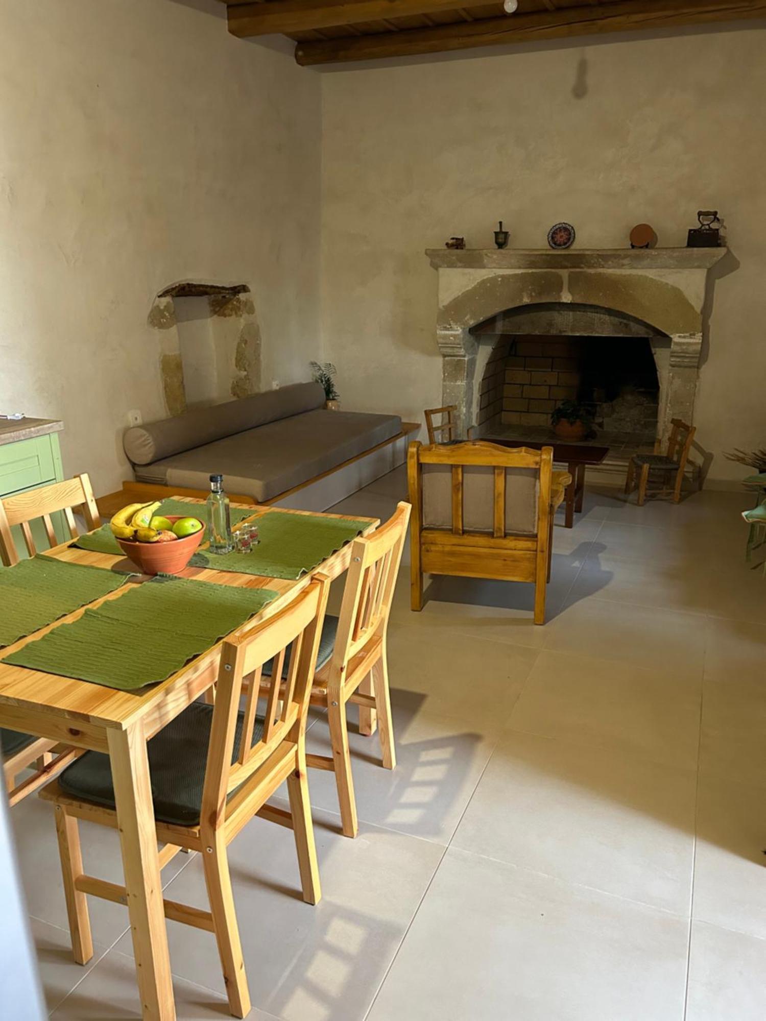Avli House Vori Villa Luaran gambar